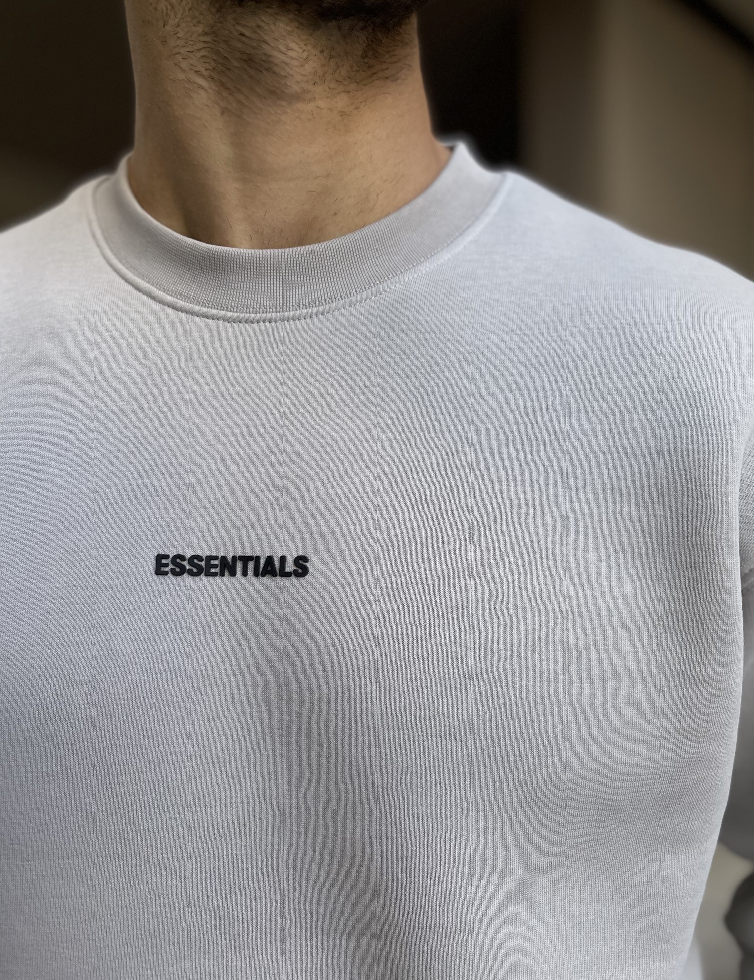 Ανδρικό γκρι φούτερ με στρογγυλή λαιμόκοψη και λογότυπο στο στήθος ES26004G φωτογραφία